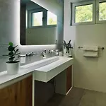 Homely Basel Airport Appartement *