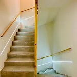 Homely Basel Airport Appartement *